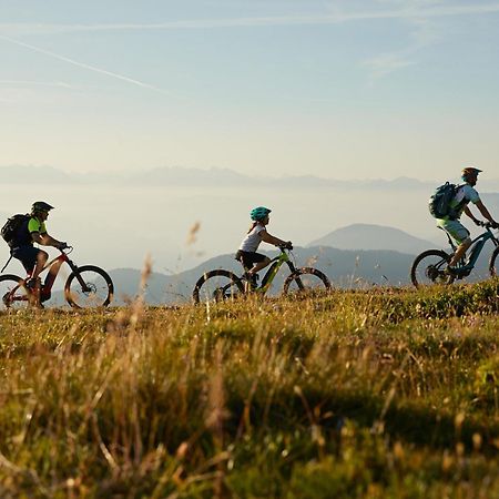 Ferien & Wellnesshotel Windschar Brunico Dış mekan fotoğraf